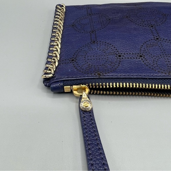 Henri Bendel Leather Gold-Tone Chain Signature Clutch - Picture 3 of 9